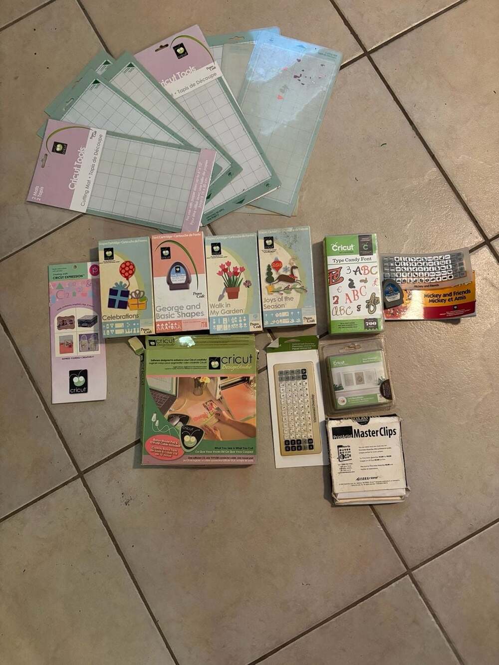 Cricut Design Studio Software Provo Craft Bundle 6 cartridges and type faces